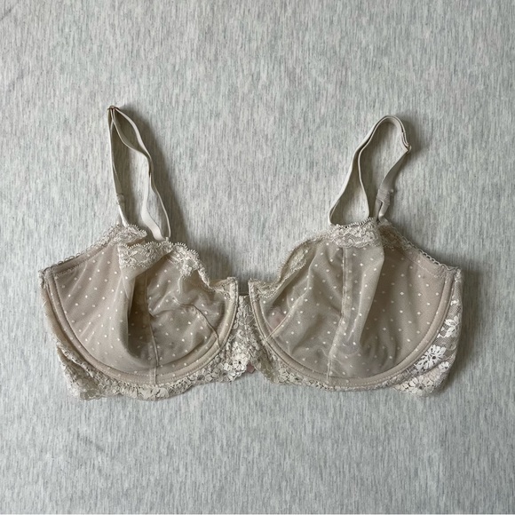 Victoria's Secret Other - Victoria's Secret Dream Angels Cream Lace Push Up Bra Without Padding Size 38DD